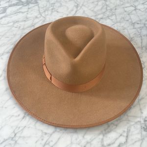 LACK OF COLOR Sz S TEAK RANCHER FELT HAT IN TAUPE